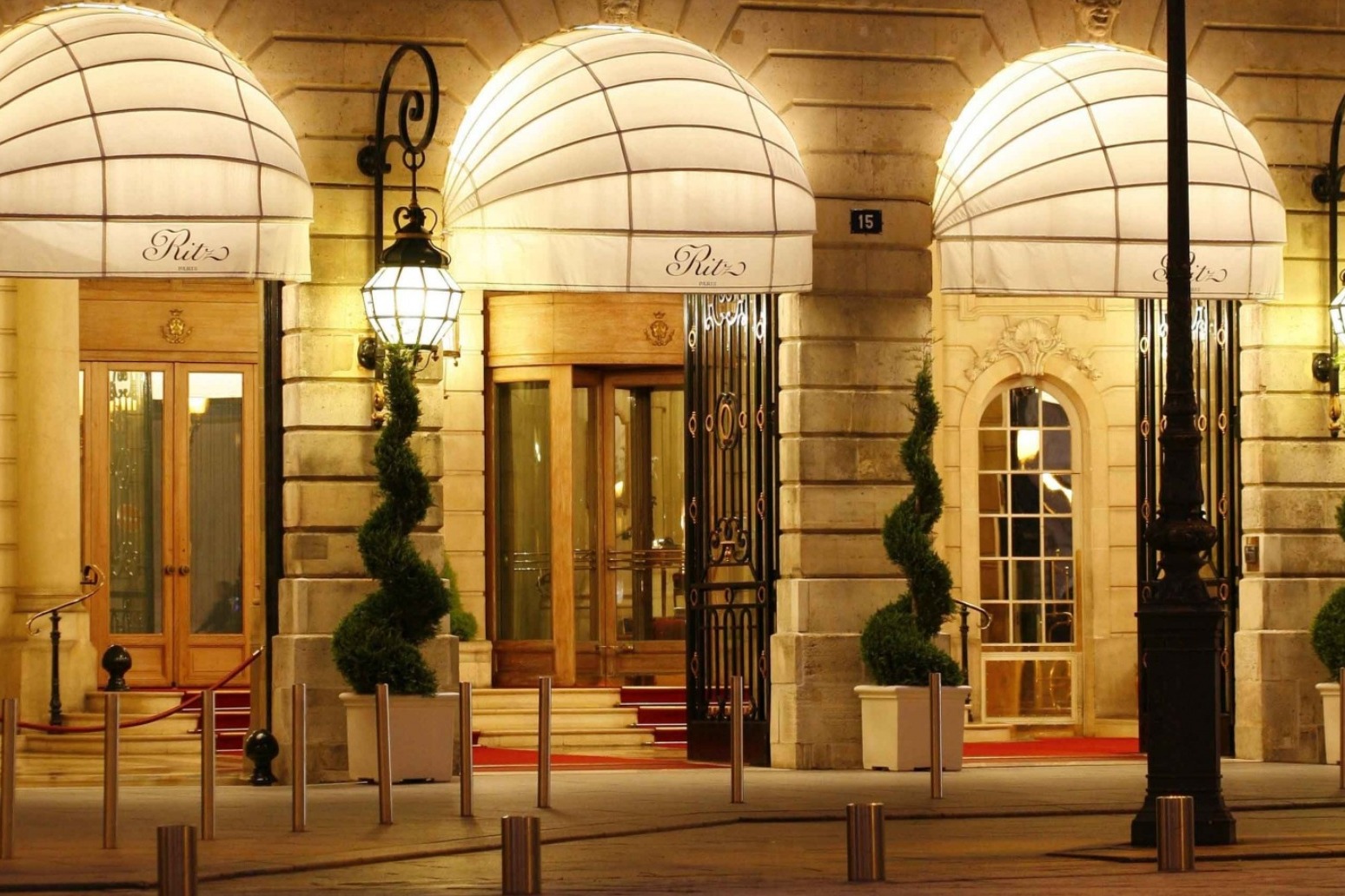 Armed robbers steal millions of pounds worth of jewellery from Ritz Paris hotel 